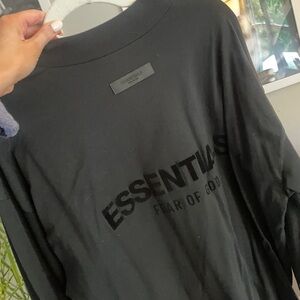 Essentials NWT black men’s longsleeve